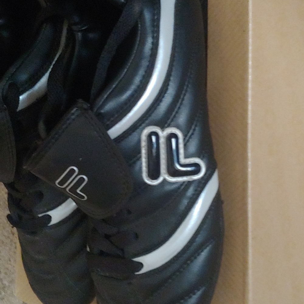 Shoes - Picture 2 of 3